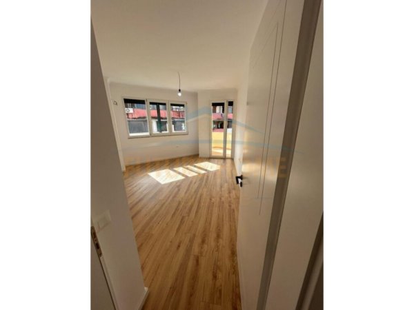 Shitet, Apartament 1+1, Rruga e Elbasanit. UNA38567