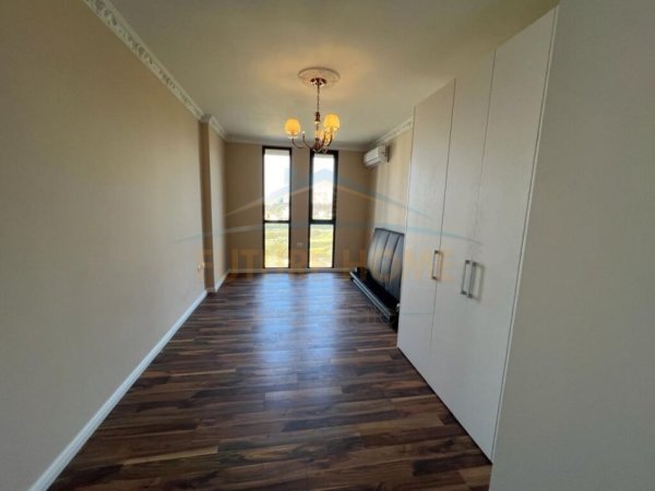 Shitet, Apartament 2+1+2, Liqeni i Thate, Tirane UNA37599