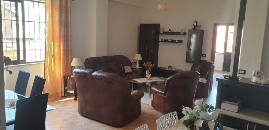 Apartament 2+1+2 me qera , Ali demi , te fusha e sportit , 400 mije leke