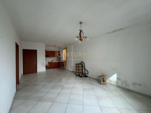 Kodra e Diellit , Jepet me Qira Apartament 1+1 !