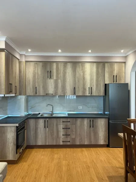 Super apartament 1+1 per qira Rrethi Astir