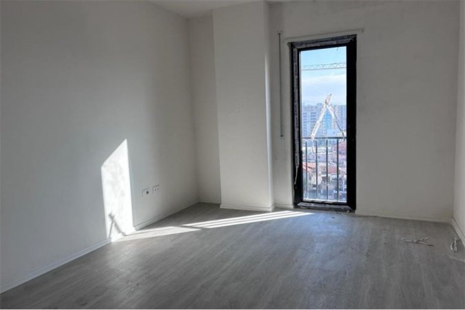 Shitet Apartament 3+1+2 ne Astir, Rruga Teodor Keko