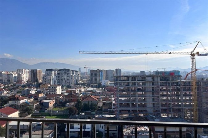 Shitet Apartament 3+1+2 ne Astir, Rruga Teodor Keko