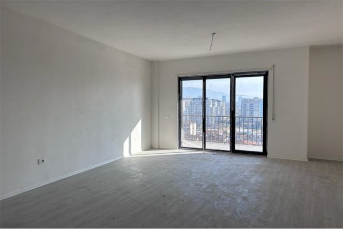 Shitet Apartament 3+1+2 ne Astir, Rruga Teodor Keko