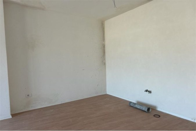 Shitet Apartament 2+1 ne Astir, Rruga Teodor Keko