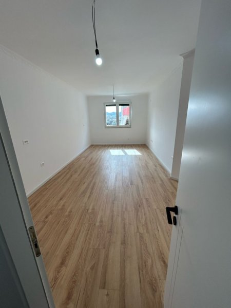 Apartament 1+1 Modern për Shitje në Rrugën e Elbasanit.