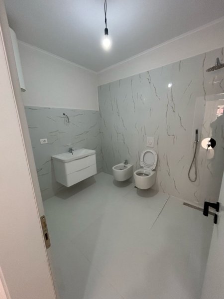 Apartament 1+1 Modern për Shitje në Rrugën e Elbasanit.