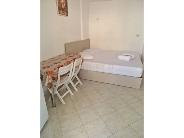 Shitet ne Golem prane detit apartament 2+1 me oborr!