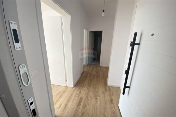 Shitet apartament 1+1 tek 21 Dhjetori