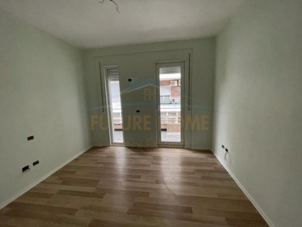 Shitet, Apartament 3+1+2, Fresku