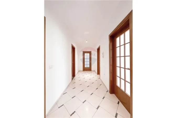 Apartament 2+1 Per Shitje Tek Liceu
