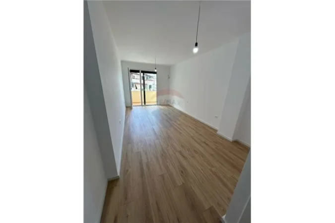 SHITET GARSONIERE TEK XHAMIA E TABAKEVE