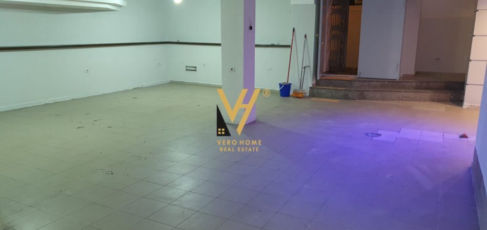 SHITET AMBIENT KOMERCIAL 171M2 TEK VASIL SHANTO 175.000 EURO