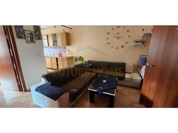 Shitet, Apartament 2+1, Fresku, Tirane.