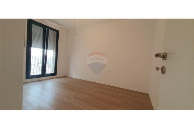 Apartament 1+1 me qira tek Kompleksi Zirkon!