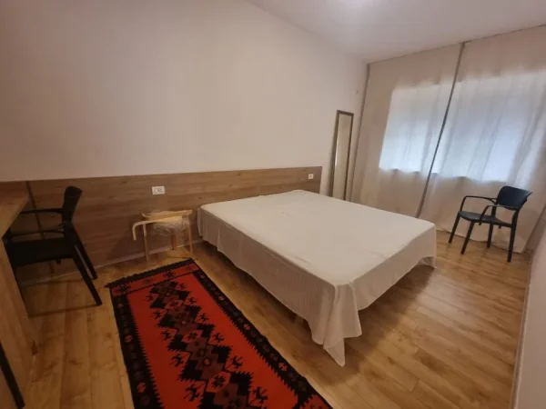 Jepet me Qera 1+1 tek Garda