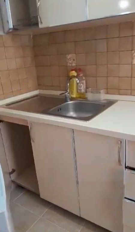 Jepet me qera apartament 1+1,Rruga Mihal Grameno,Prane shkolles Mihal Grameno,350 mije leke