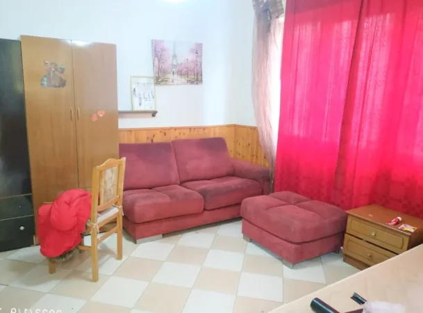 Jepet Shtepi  me qera,    ne Shtepi Private Garsoniere