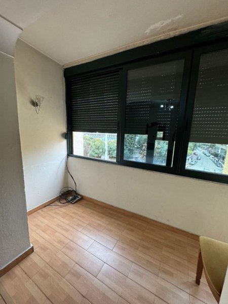 Jepet me qera apartament 2+1 Stadiumi Dinamo , te restorant ujvara 500 euro