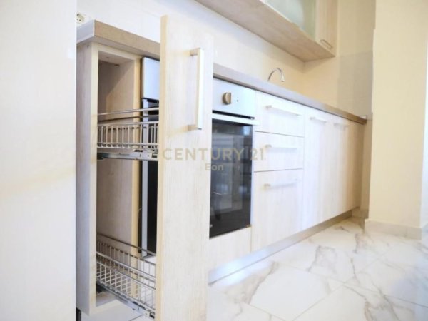 SHITET APARTAMENT 2+1 TEK "LURA 2", GJIRI I LALEZIT! 175000