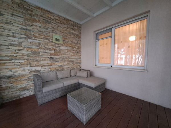 Shitet Apartament 2+1+20m2 verande tek Gjiri i Lalezit