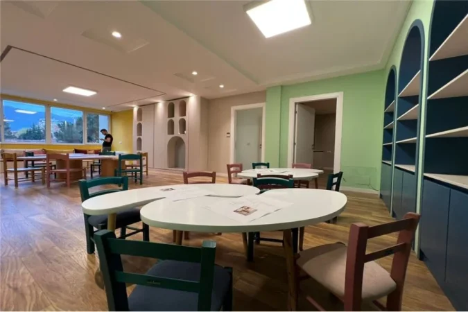 Shitet Biznes Afterschool te Rruga e Elbasanit, prane Elenikos