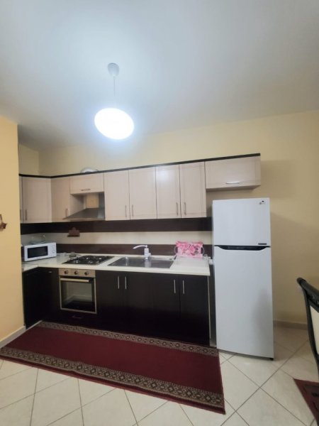 Qera, Apartament 1+1, Fresku, Tiranë