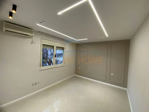 Shitet , Apartament 1+1 , Rr Irfan Tomini, Tirane