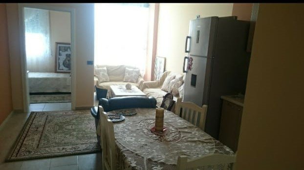 Apartament 2+1 me Qira tek Kopshti Botanik.