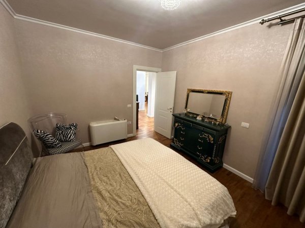 Ofrohet apartament 2+1 per shitje !