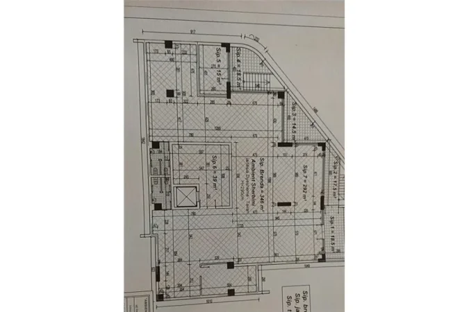 Jepet me qera Ambjent Komercial ne Myslym Shyr, Rruga "Him Kolli"