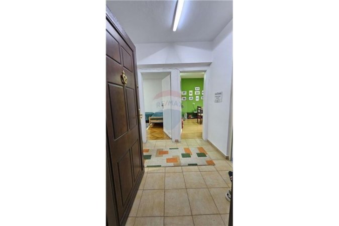 Shitet Apartament 2+1 ne Qender