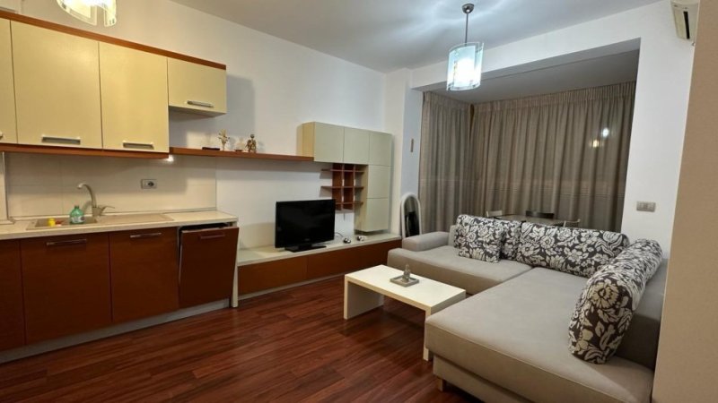 Apartament me qera 1+1 (Komuna Parisit)