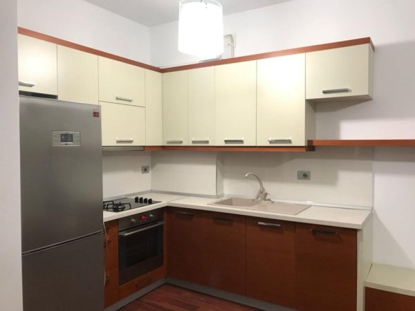 Apartament me qera 1+1 (Komuna Parisit)