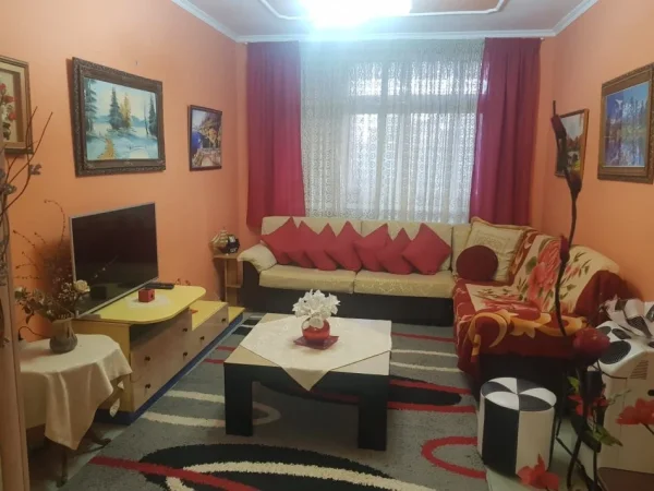 Apartament - Në Shitje - Tirana e Re, Shqipëri
APARTAMENT 3+1+2 PER SHITJE NE BLLOK, PETRO NINI!