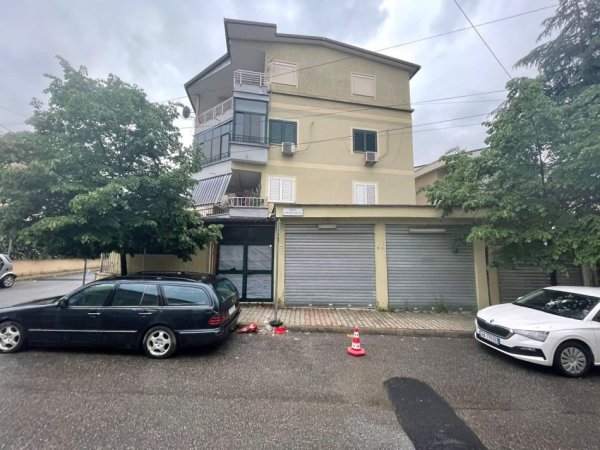 Shitet Prona , Blloku i Vilane prane Komunes se Parisir