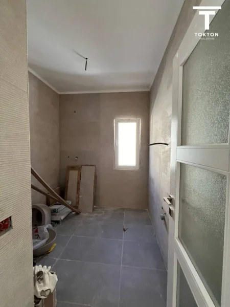 Shitet Apartament 2+1 Rezidenca "Lake Land