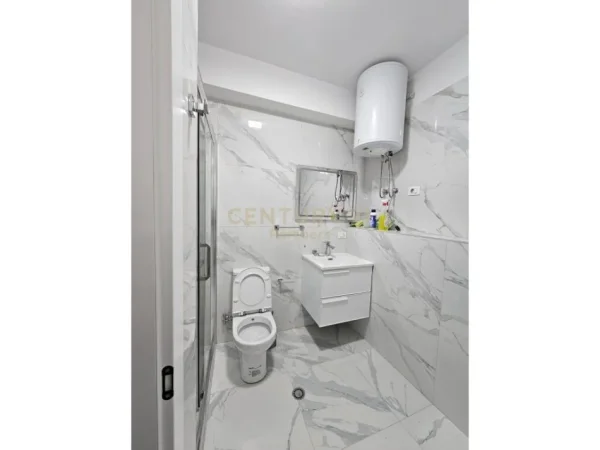 JAPIM ME QIRA APARTAMNET 1+1 + POST PARKIMI NE KOMPLEX DELIJORGJI !