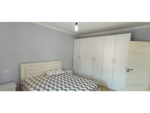 APARTAMENT 2+1 ME QERA TEK RR. ELBASANIT!