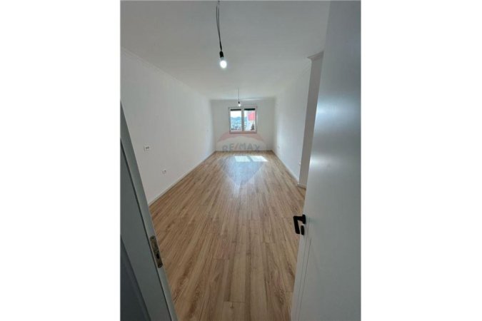 SHITET APARTAMENT 1+1 TEK XHAMIA E TABAKEVE