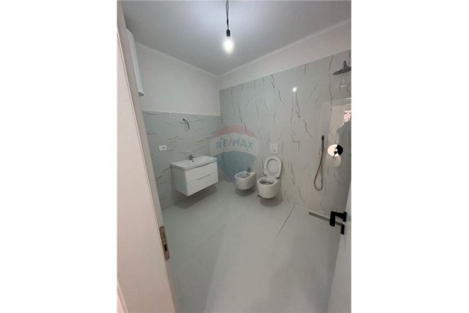 SHITET APARTAMENT 1+1 TEK XHAMIA E TABAKEVE