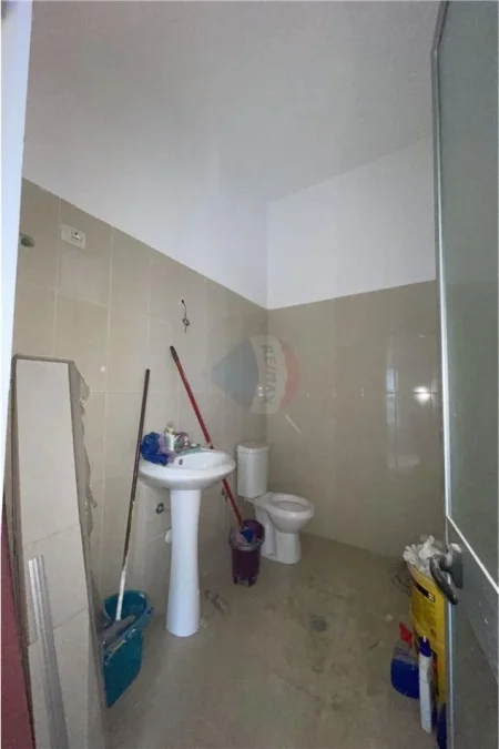 Jepet me qera ambient biznesi !