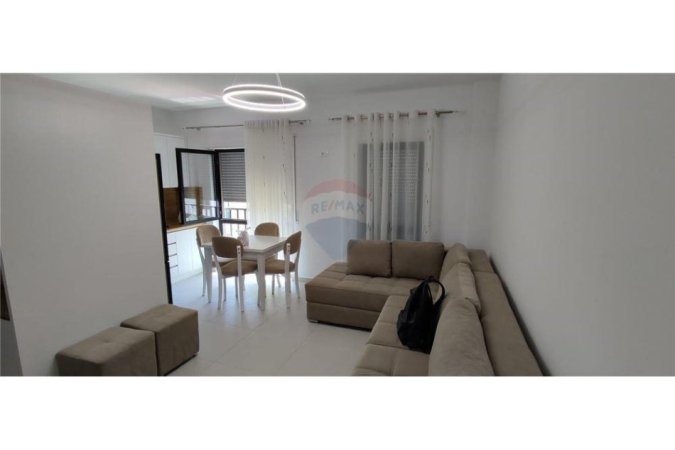 Apartament- Per Qira 1+1+Post Parkimi - Rruga e Dibrës - Selvia, Albania