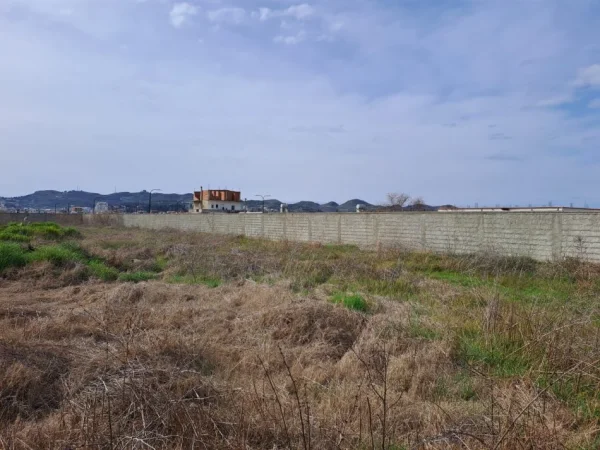 JEPET ME QERA TOKE 4000m2