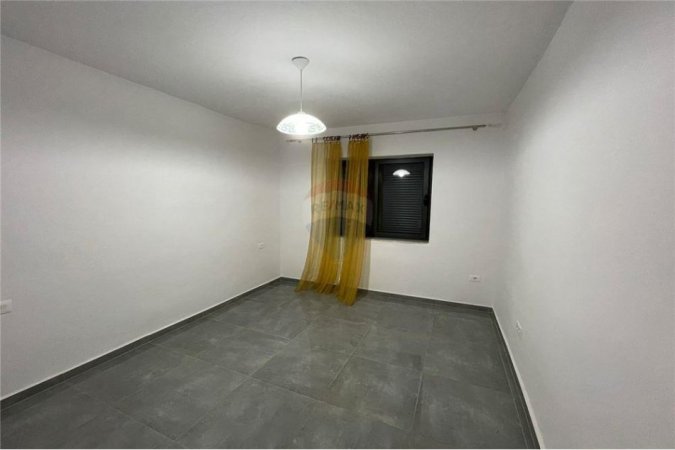 Jepet apartament me qira 1+1 tek Rruga e Kavajes