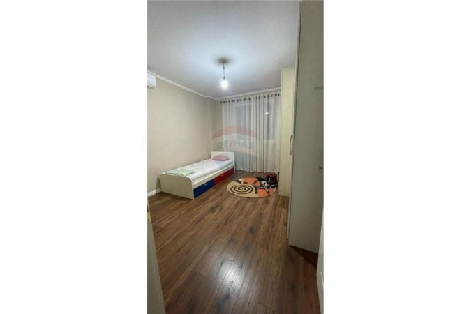 Apartament 2+1 - Me Qira - Komuna e Parisit