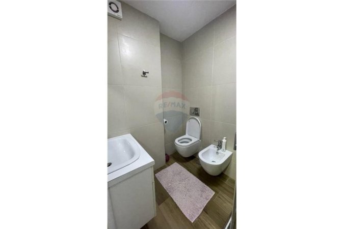 Apartament 2+1 - Me Qira - Komuna e Parisit