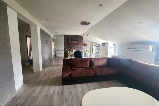 Jepet apartament me qira 3+1 tek Vilat Amerikane