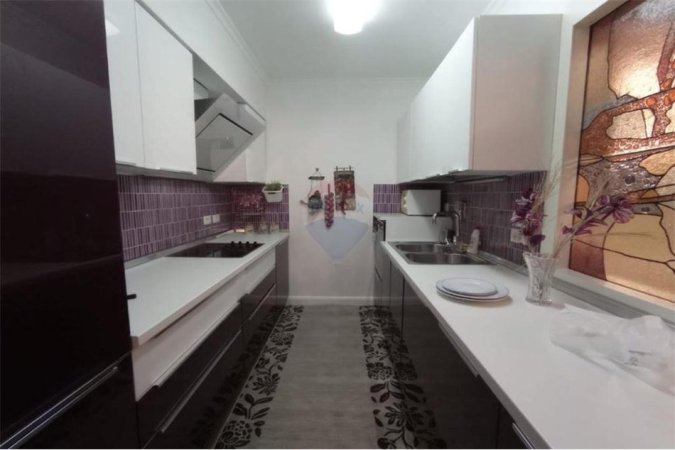 Jepet me qera Apartament 2+1+2 te Mozaiku Tiranes