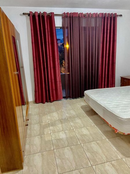 Jepet me qera apartament 2+1,Vilat amerikane 40.000Leke te reja